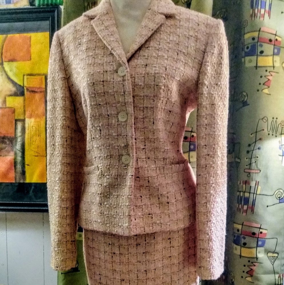 Ann Taylor Pink Tweed Suit Size 4 Skirt Size 2